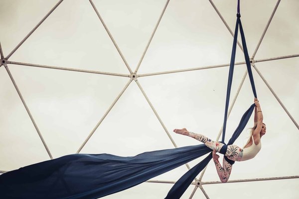 Comment fabriquer un démaquillant biphasé maison pour les yeux waterproof?