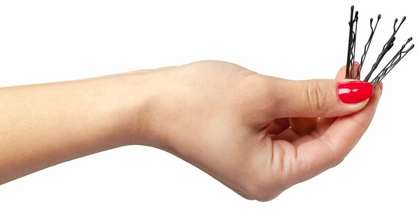 Quel type de barrette pour cheveux convient à une coiffure élaborée pour une cérémonie de mariage?